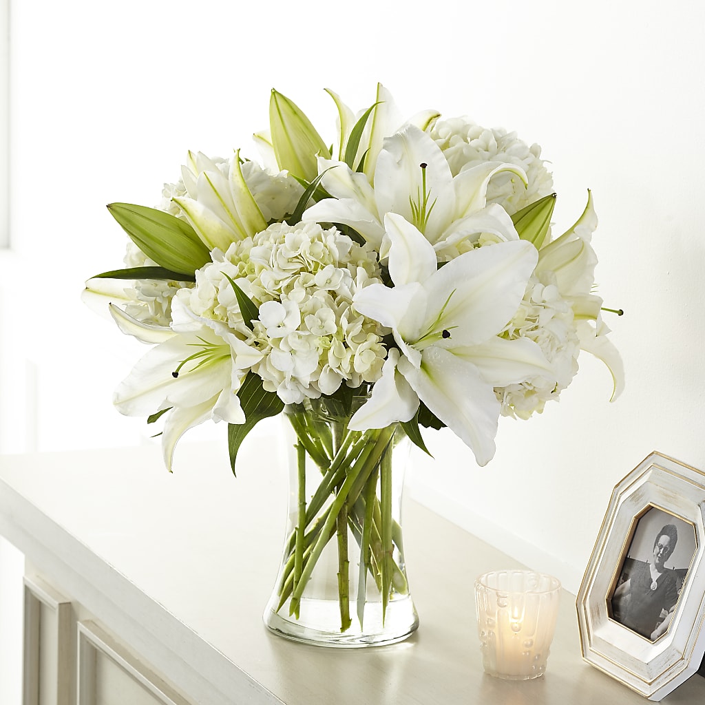 Compassionate Lily Bouquet – XINAI'S FLOWERS, Chowchilla CA