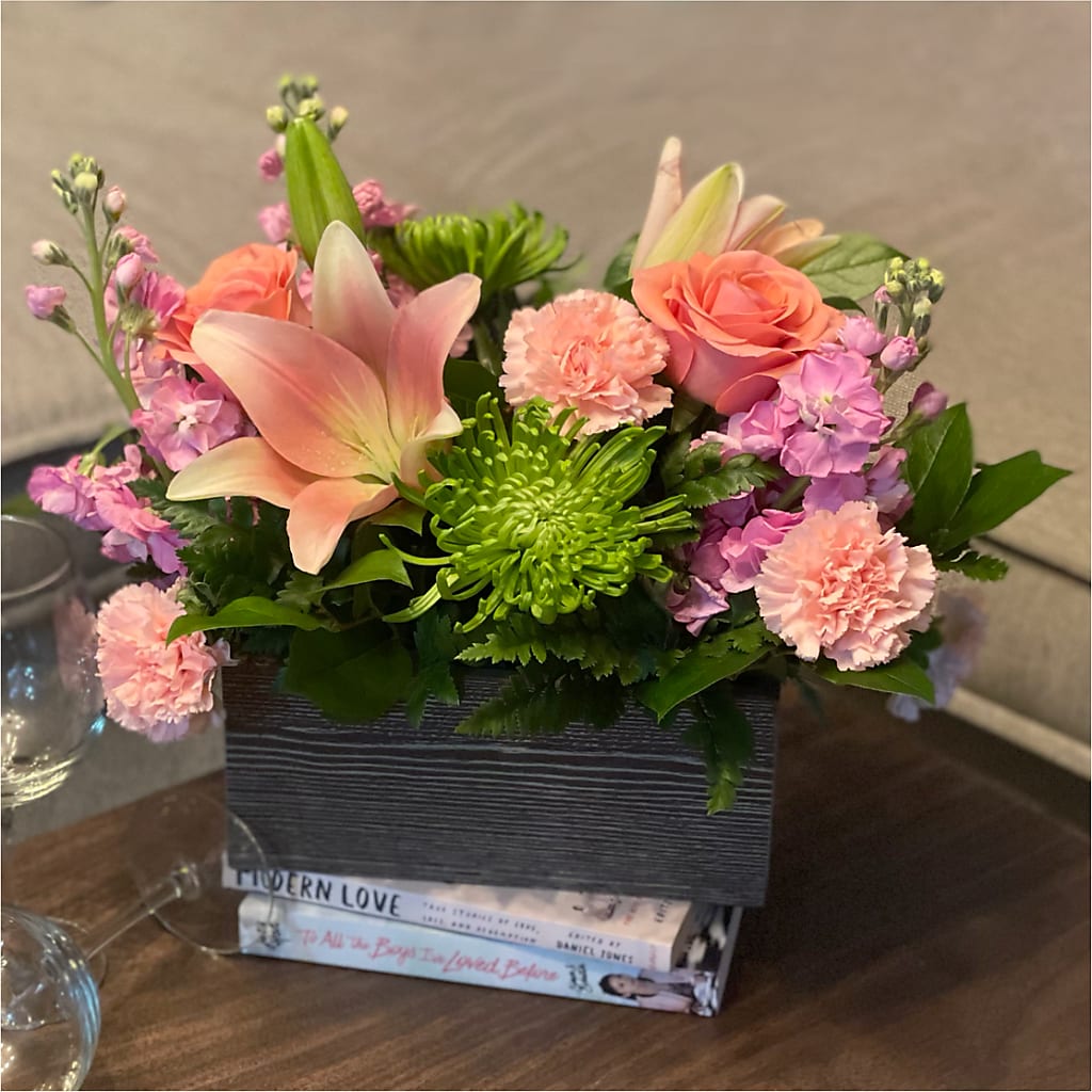 Beautiful Spirit Basket – XINAI'S FLOWERS, Chowchilla CA