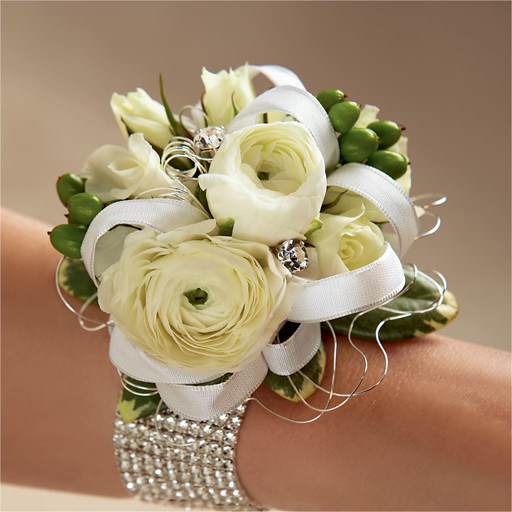 White Wedding Corsage – XINAI'S FLOWERS, Chowchilla CA