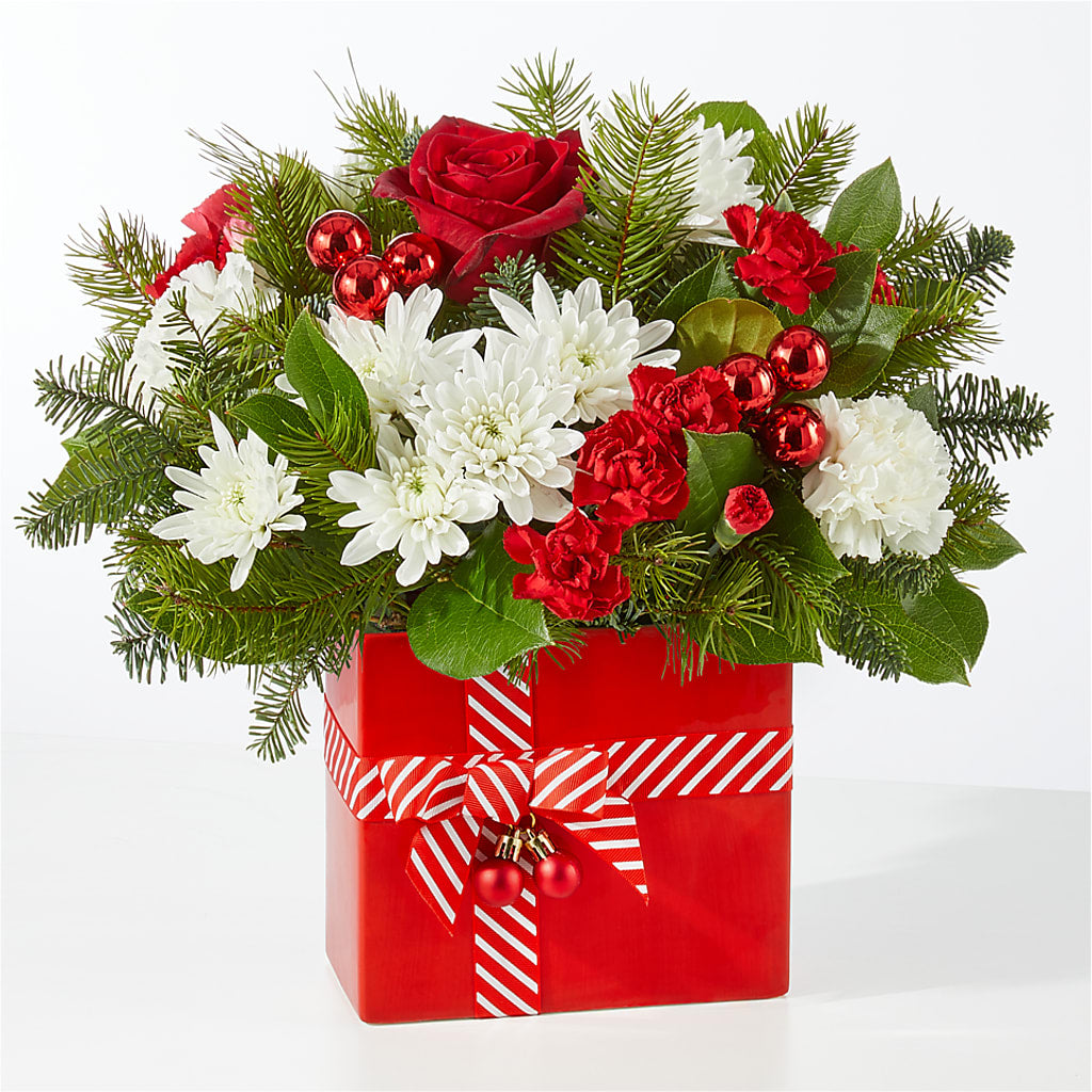 Presents Under the Tree Bouquet – XINAI'S FLOWERS, Chowchilla CA