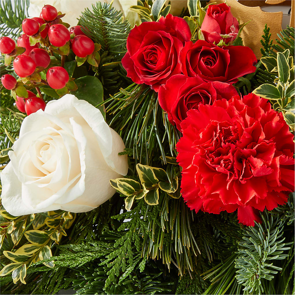 December Dreams Centerpiece – XINAI'S FLOWERS, Chowchilla CA