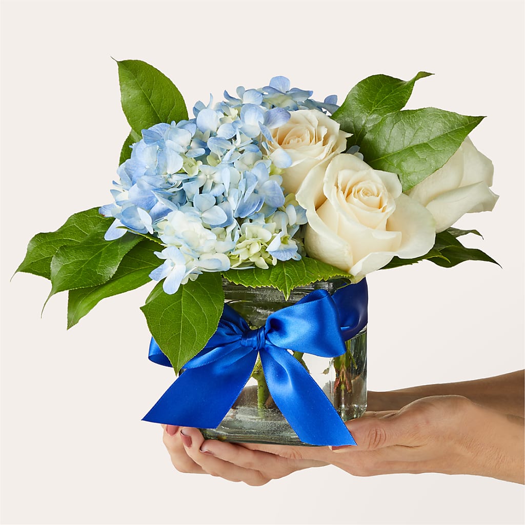 Sky Blue Delight Bouquet – XINAI'S FLOWERS, Chowchilla CA