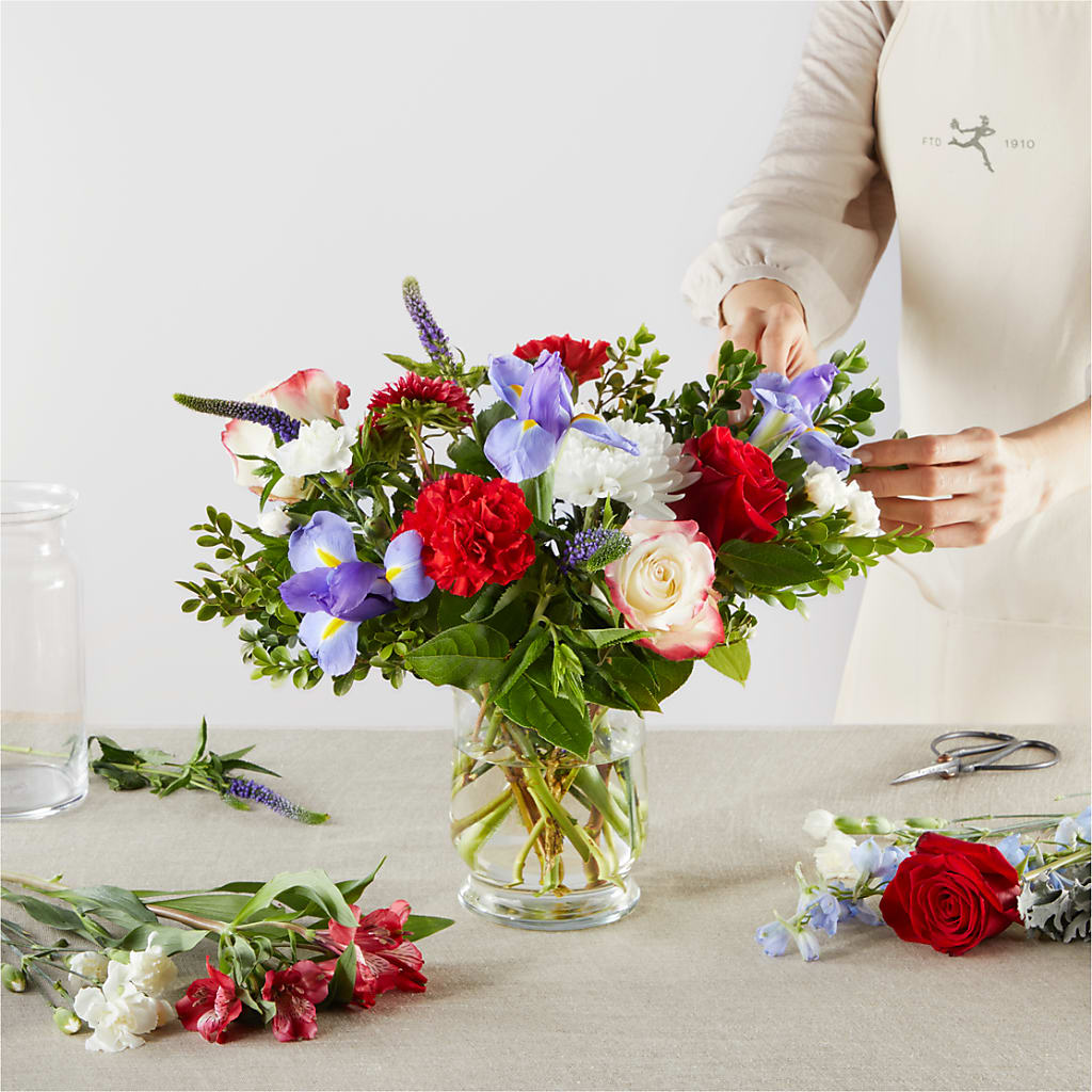 Star Spangled - A Florist Original – XINAI'S FLOWERS, Chowchilla CA