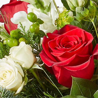 Deck the Halls Bouquet – XINAI'S FLOWERS, Chowchilla CA