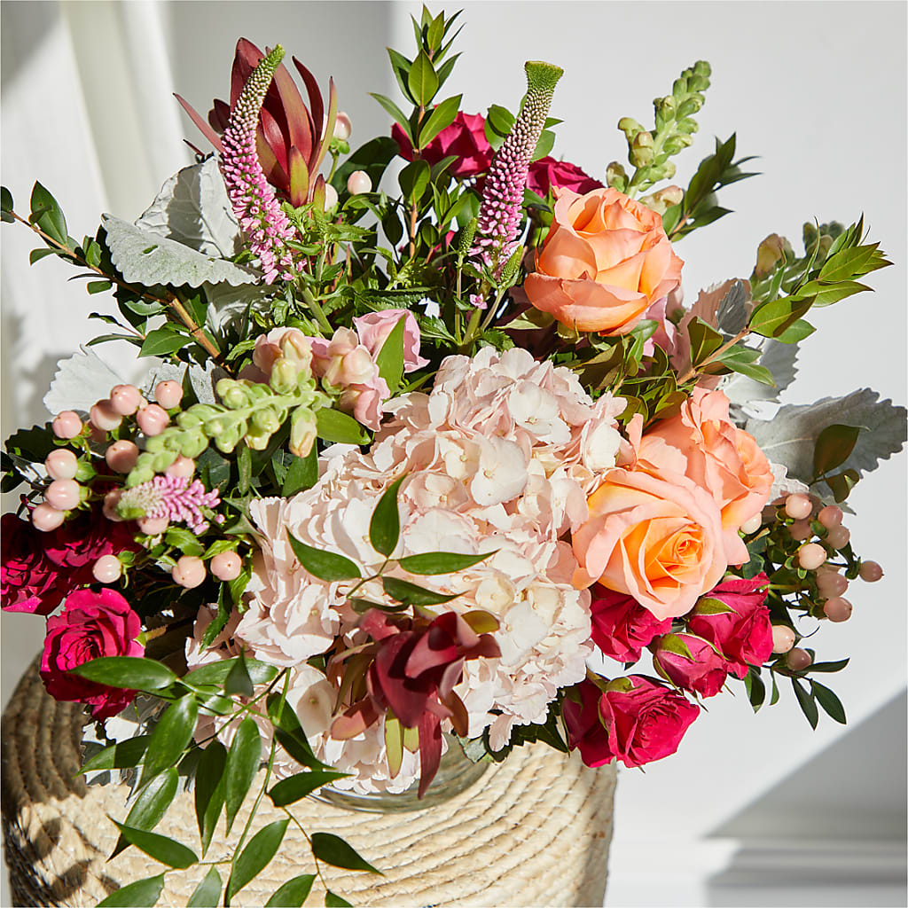 Glitz & Glam Bouquet – XINAI'S FLOWERS, Chowchilla CA